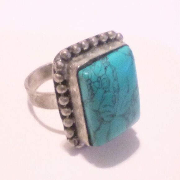 Southwestern Inspired Turquoise Colored Stone Fashion Ring Size 7 - Picture 2 of 7